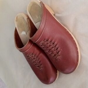 NO. 6 Clog  Size 39